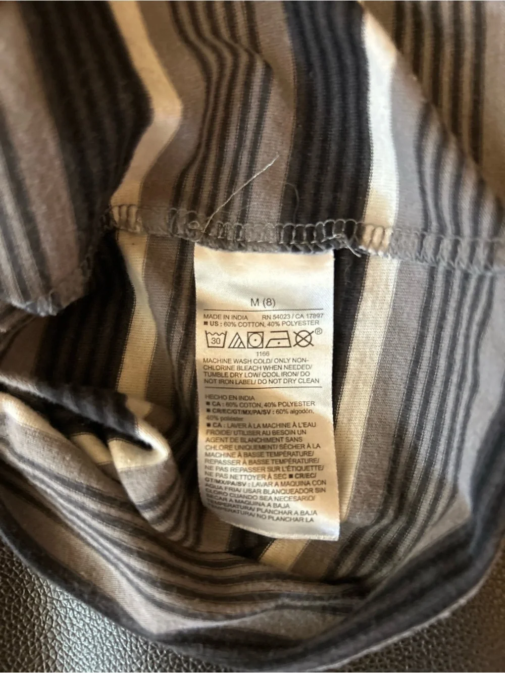Old Navy Striped T-Shirt. Boys‎ M 8.